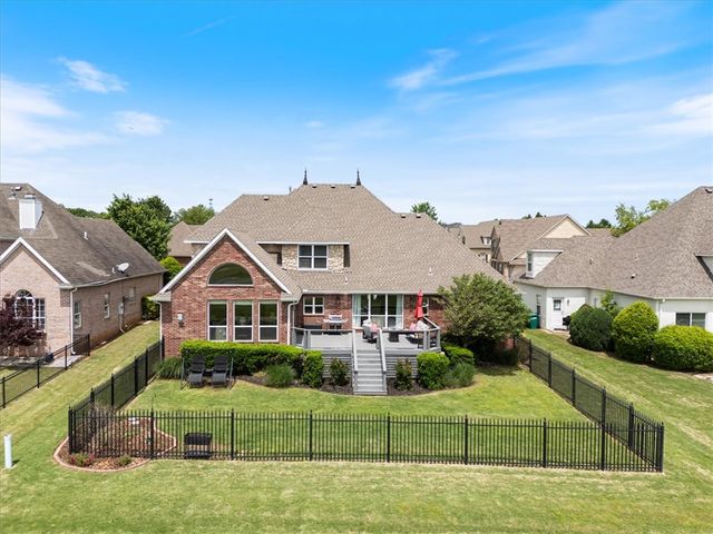 6704 W Shadow Valley Road, Rogers, AR 72758