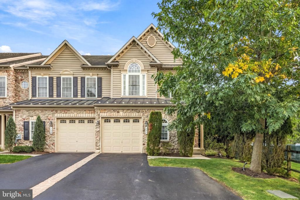 371 VILLAGE WAY, CHALFONT, PA 18914 — exterior