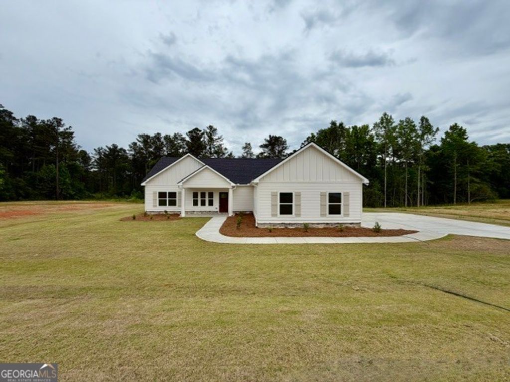 226 Robert Williams Road, Pine Mountain, GA 31822