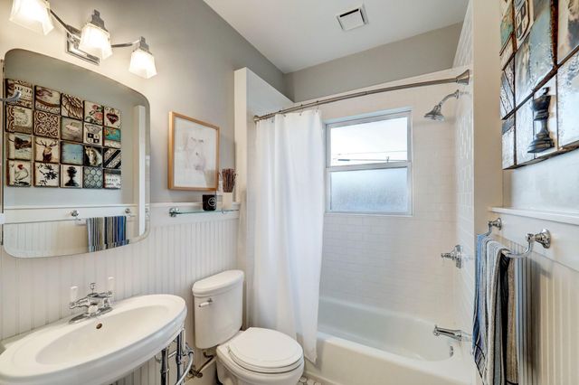 1754 Hawthorne Street, Houston, TX 77098