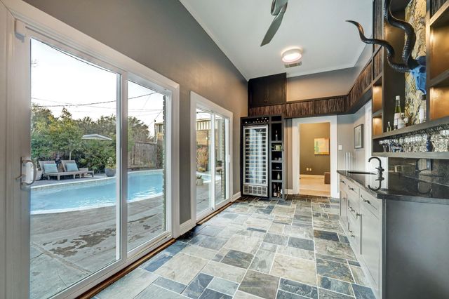 1754 Hawthorne Street, Houston, TX 77098