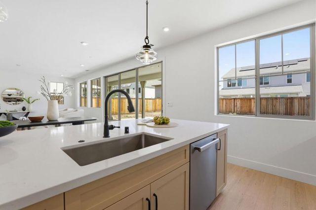 7376 Ailes Court, Gilroy, CA 95020