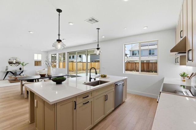 7376 Ailes Court, Gilroy, CA 95020