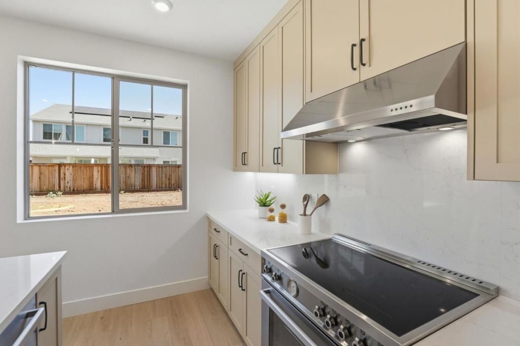 Image 10 of property listing at 7376 Ailes Court, Gilroy, CA 95020