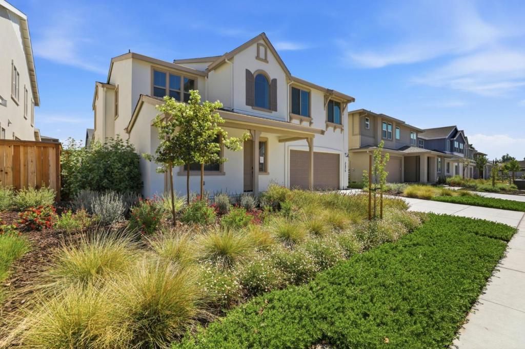 Image 2 of property listing at 7376 Ailes Court, Gilroy, CA 95020