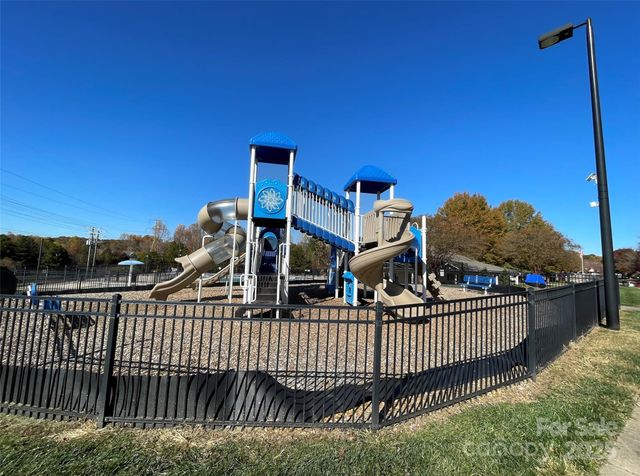 143 N Wendover Trace, Mooresville, NC 28117