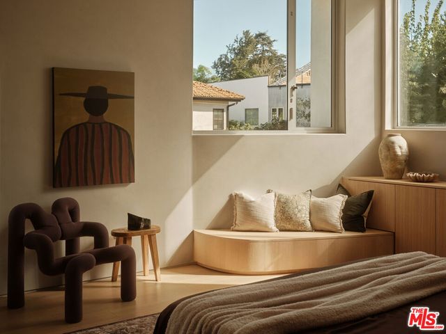 8164 Waring Avenue, Los Angeles, CA 90046