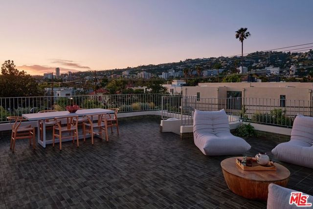 8164 Waring Avenue, Los Angeles, CA 90046