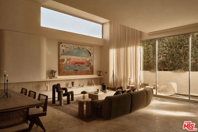 8164 Waring Avenue, Los Angeles, CA 90046