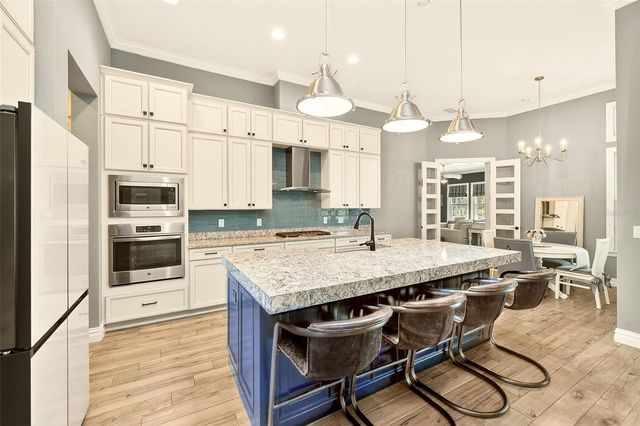 6951 CRESTPOINT DRIVE, Apollo Beach, FL 33572