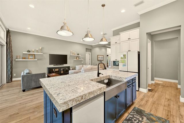 6951 CRESTPOINT DRIVE, Apollo Beach, FL 33572