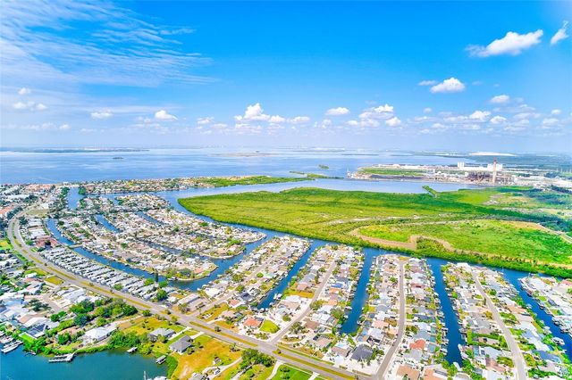 6951 CRESTPOINT DRIVE, Apollo Beach, FL 33572