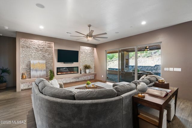 3188 W Tumamoc Drive, Tucson, AZ 85745