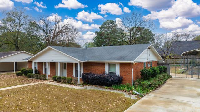 1205 Salem, Conway, AR 72034