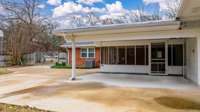 1205 Salem, Conway, AR 72034