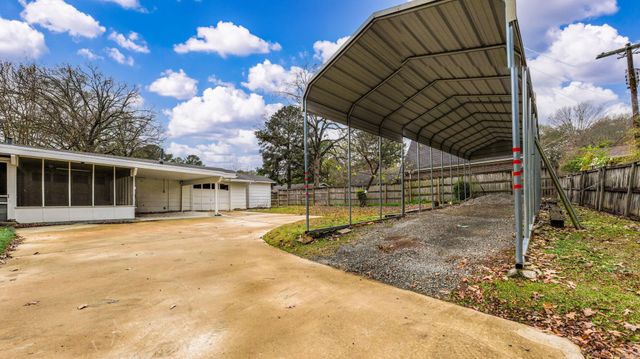 1205 Salem, Conway, AR 72034