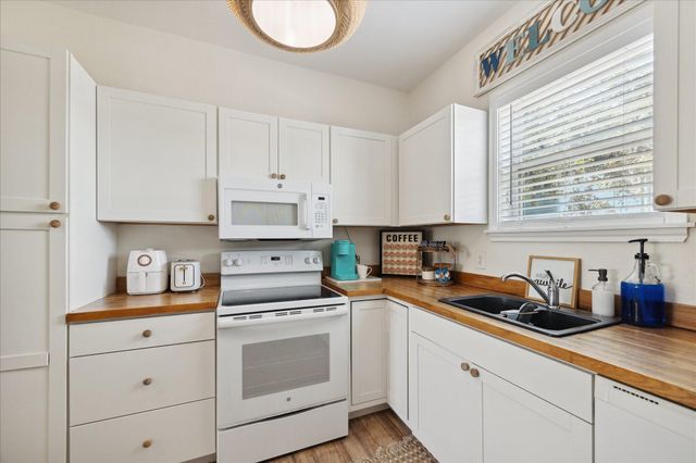 1213 55th Street, Galveston, TX 77551