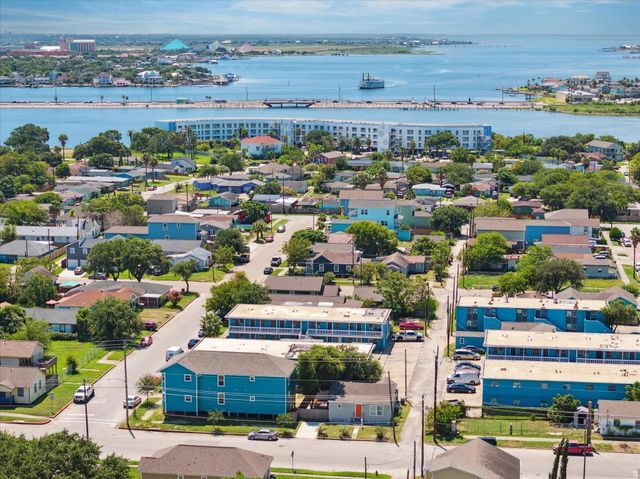 1213 55th Street, Galveston, TX 77551