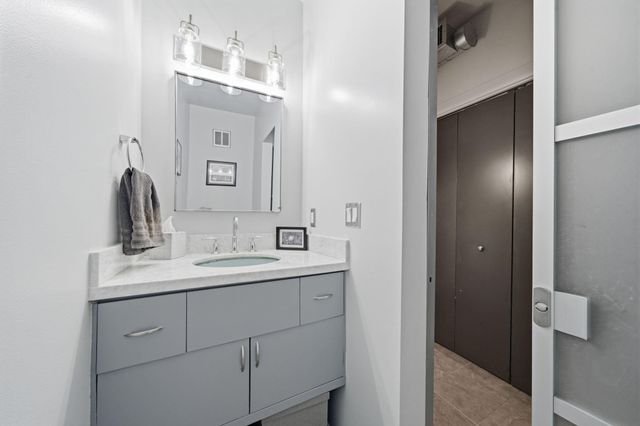 1005 S Shepherd Drive 818, Houston, TX 77019