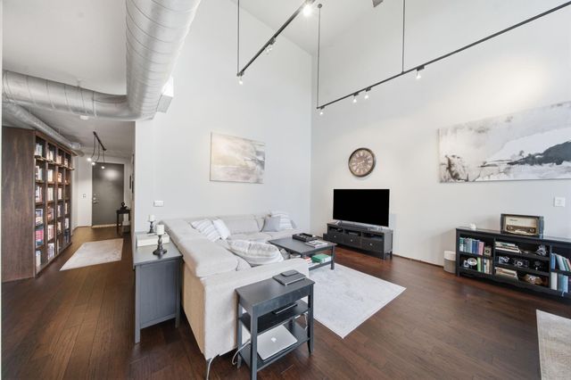 1005 S Shepherd Drive 818, Houston, TX 77019