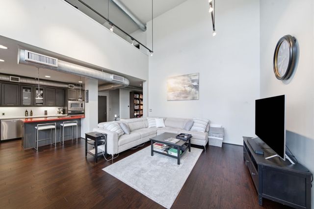 1005 S Shepherd Drive 818, Houston, TX 77019