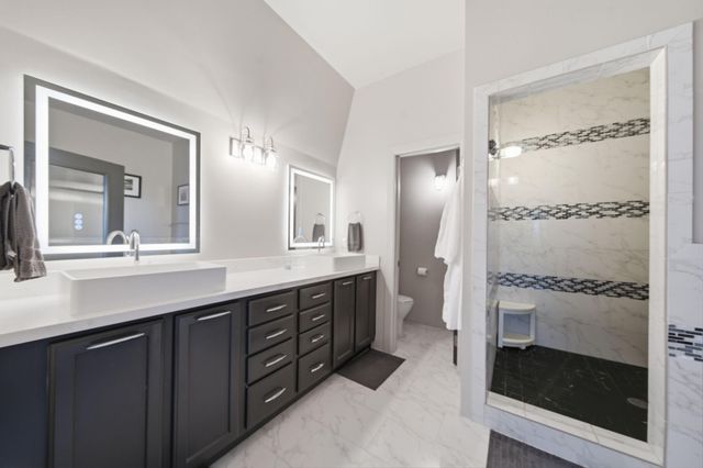 1005 S Shepherd Drive 818, Houston, TX 77019