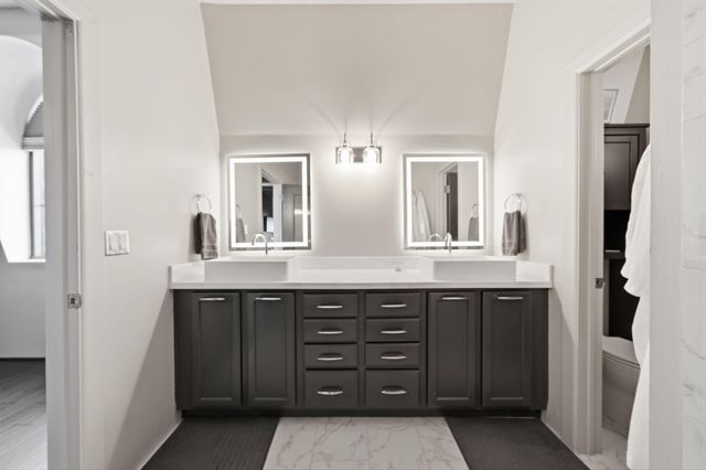 1005 S Shepherd Drive 818, Houston, TX 77019