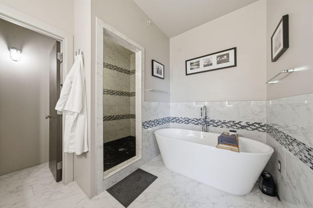 1005 S Shepherd Drive 818, Houston, TX 77019