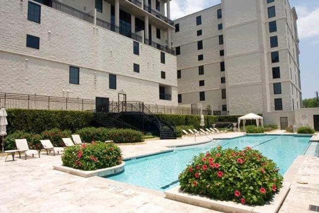 1005 S Shepherd Drive 818, Houston, TX 77019