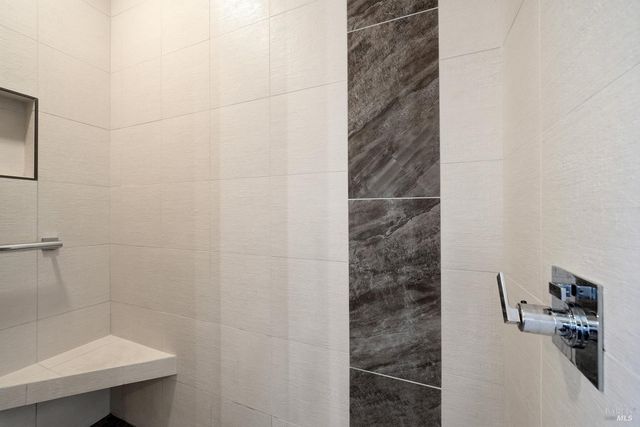 146 White Oak Dr, Santa Rosa, CA 95409