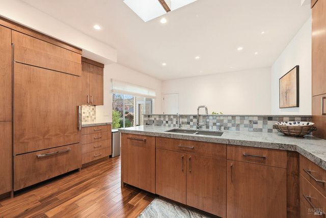 146 White Oak Dr, Santa Rosa, CA 95409