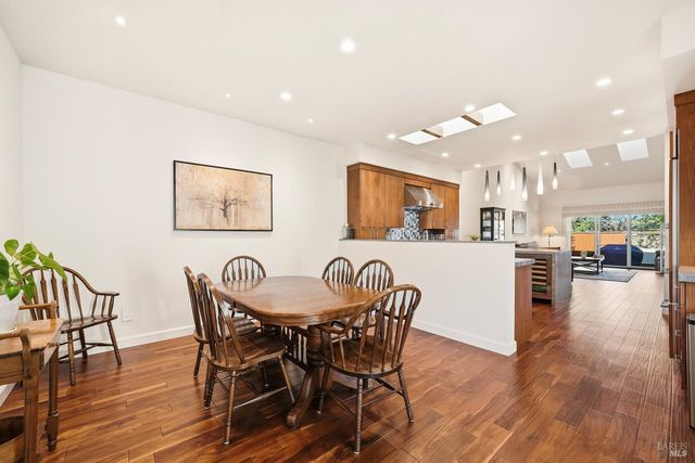 146 White Oak Dr, Santa Rosa, CA 95409