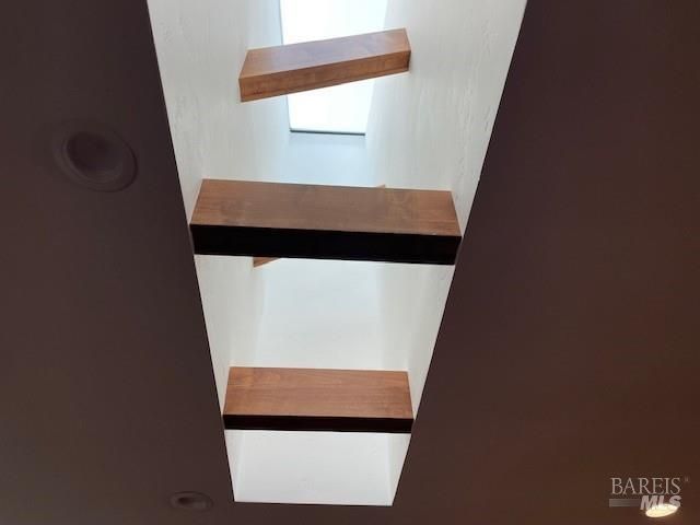 146 White Oak Dr, Santa Rosa, CA 95409