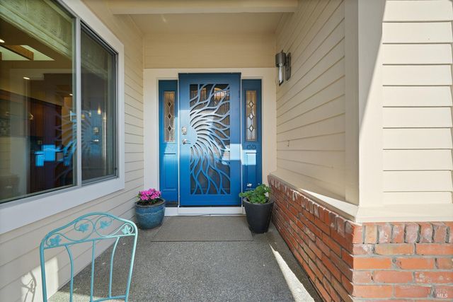 146 White Oak Dr, Santa Rosa, CA 95409