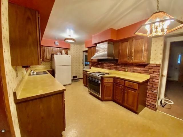 2888 Clarice Street, Kalamazoo, MI 49048