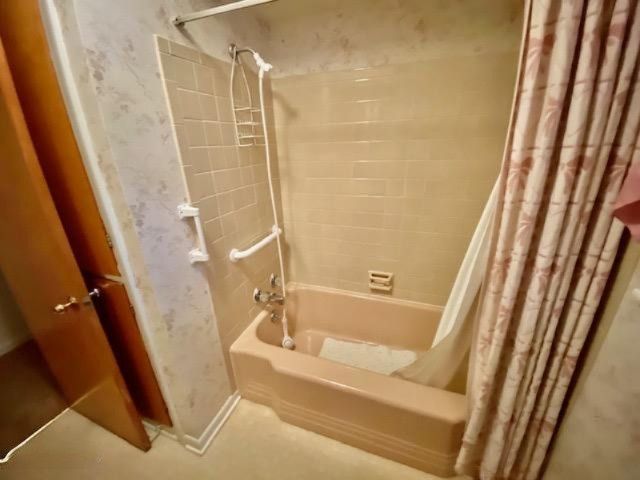 2888 Clarice Street, Kalamazoo, MI 49048