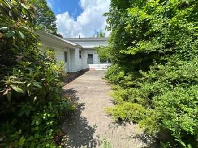 2888 Clarice Street, Kalamazoo, MI 49048