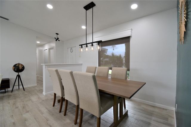 6550 Country Wood Way, Delray Beach, FL 33484