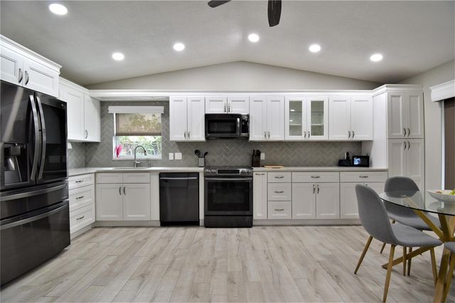 6550 Country Wood Way, Delray Beach, FL 33484