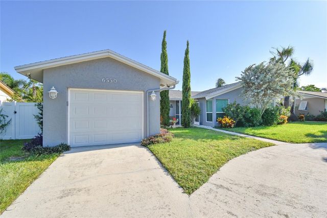 6550 Country Wood Way, Delray Beach, FL 33484