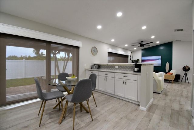 6550 Country Wood Way, Delray Beach, FL 33484