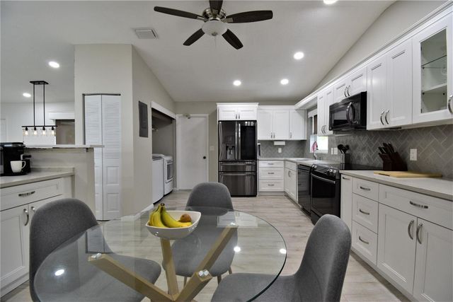 6550 Country Wood Way, Delray Beach, FL 33484