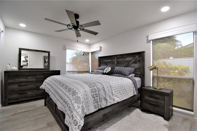 6550 Country Wood Way, Delray Beach, FL 33484