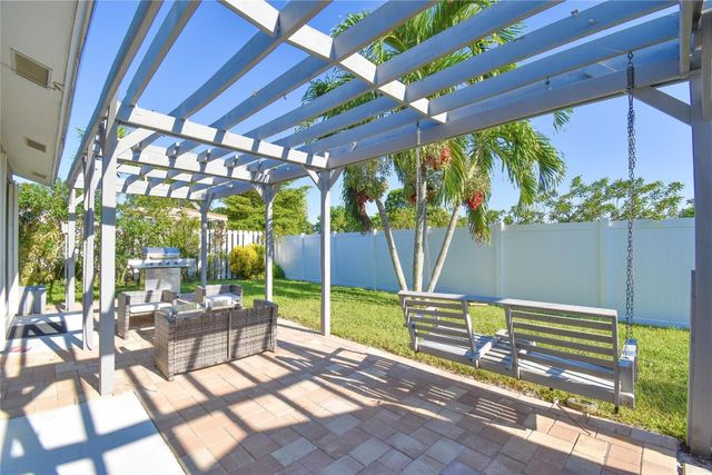 6550 Country Wood Way, Delray Beach, FL 33484
