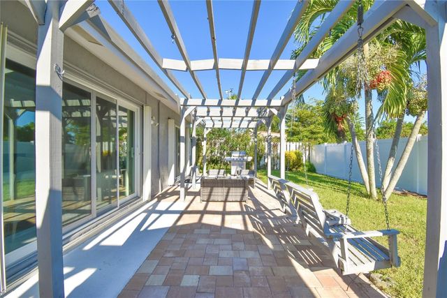 6550 Country Wood Way, Delray Beach, FL 33484