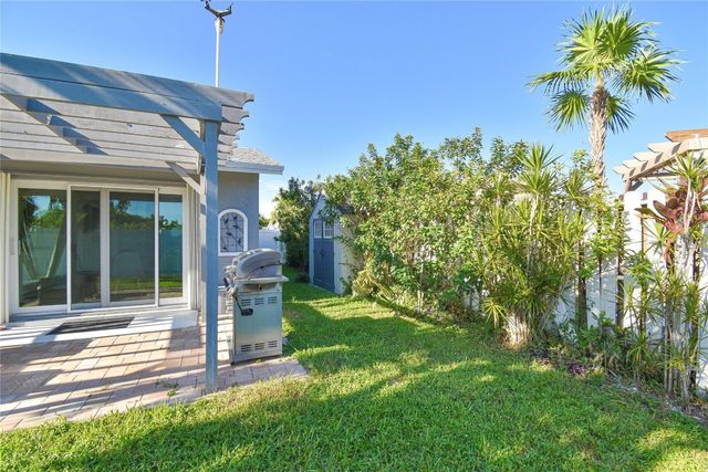 6550 Country Wood Way, Delray Beach, FL 33484