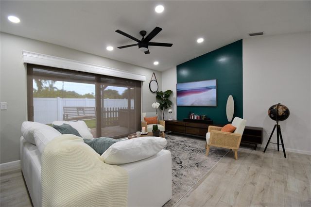 6550 Country Wood Way, Delray Beach, FL 33484