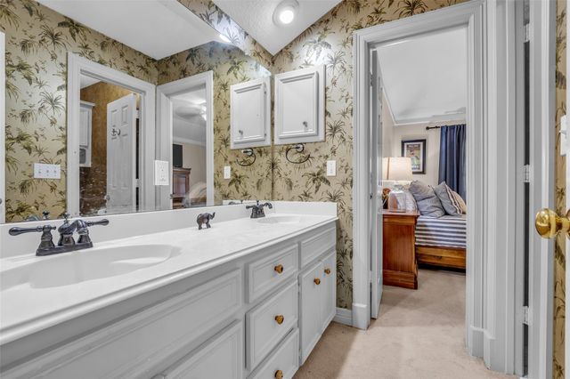2018 Island Oak Street, Houston, TX 77062