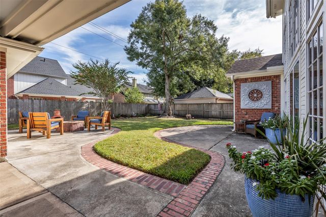 2018 Island Oak Street, Houston, TX 77062