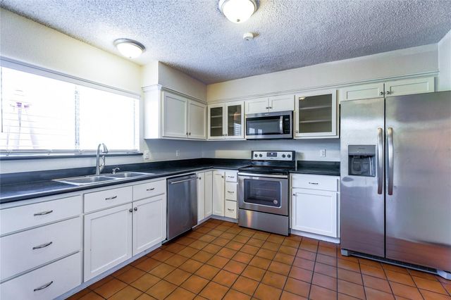 11677 Village Place Drive, Houston, TX 77077